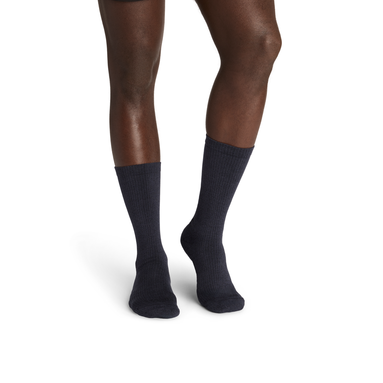 official-bombas::10035-black-charcoal-adult-male-onmodel-2-transparent-_1_.png