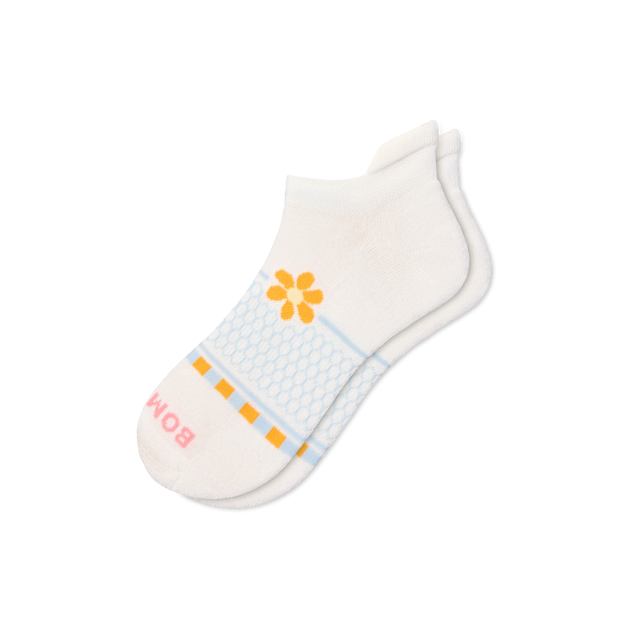 Women's Beach Day Ankle Socks - Outdoor Weekend Move