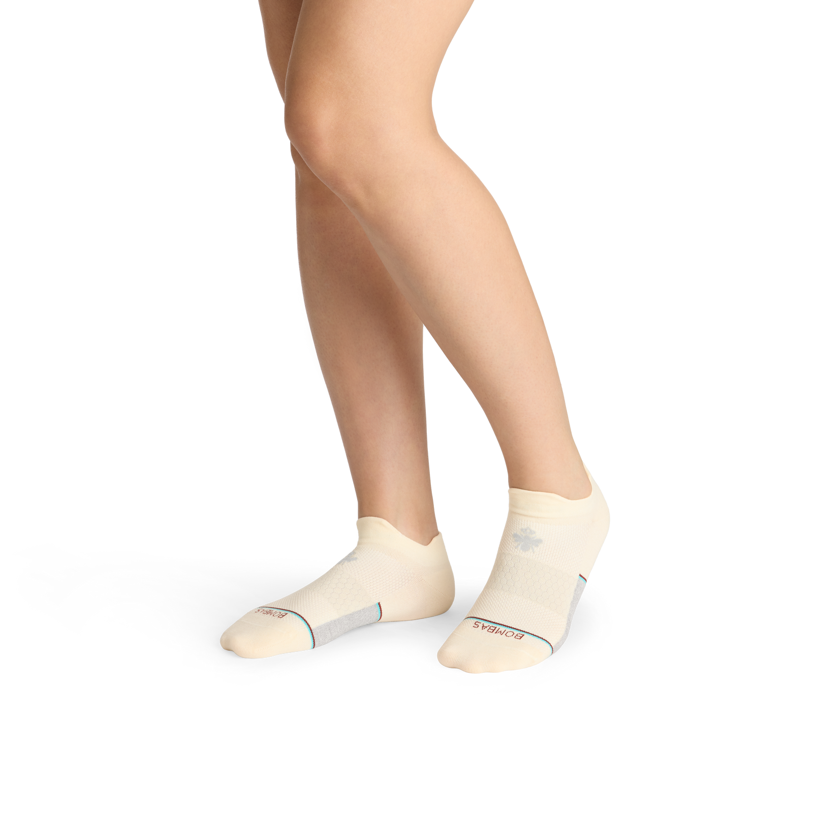 official-bombas::10439-cottoncloud-adult-female-onmodel-2-transparent-_1_.png