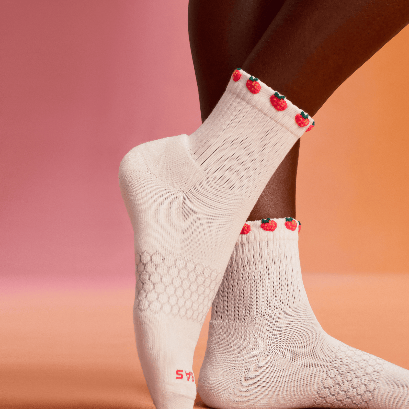 official-bombas::11326-softwhite-tropicguava-adult-female-onmodel-0-transparent-_1_.png