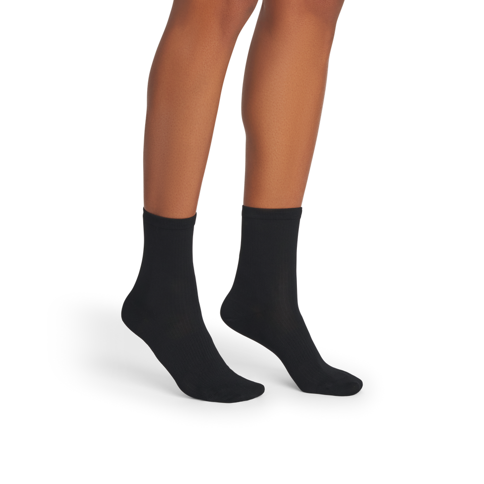 Women's Featherweight Rib Half Calf Socks - black WO1 [8593]
