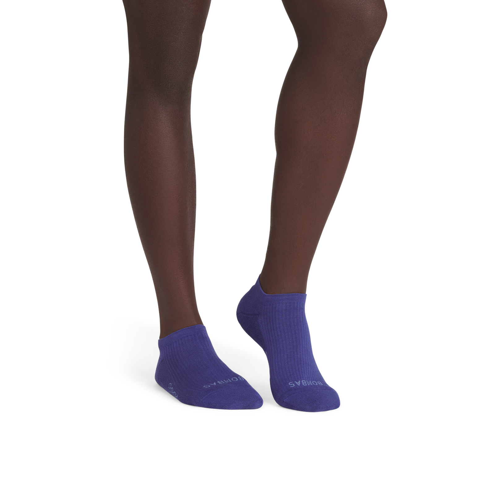 official-bombas::9034-lightindigo-adult-male-onmodel-2-transparent.png