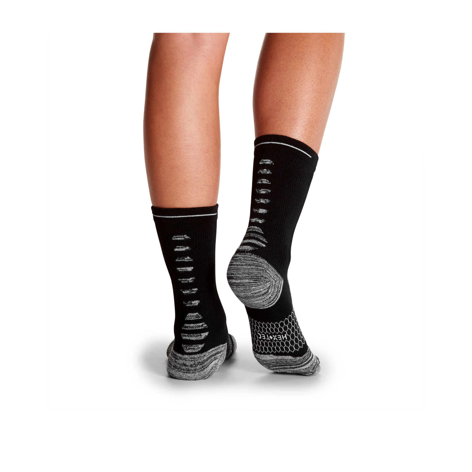 official-bombas::black-bee-onmodel-3-transparent.png